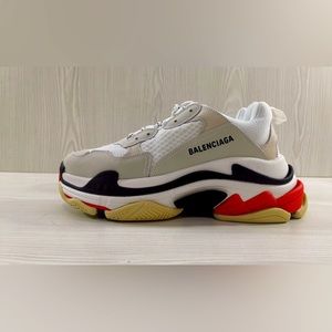 CUTE Gently used Balenciagas!